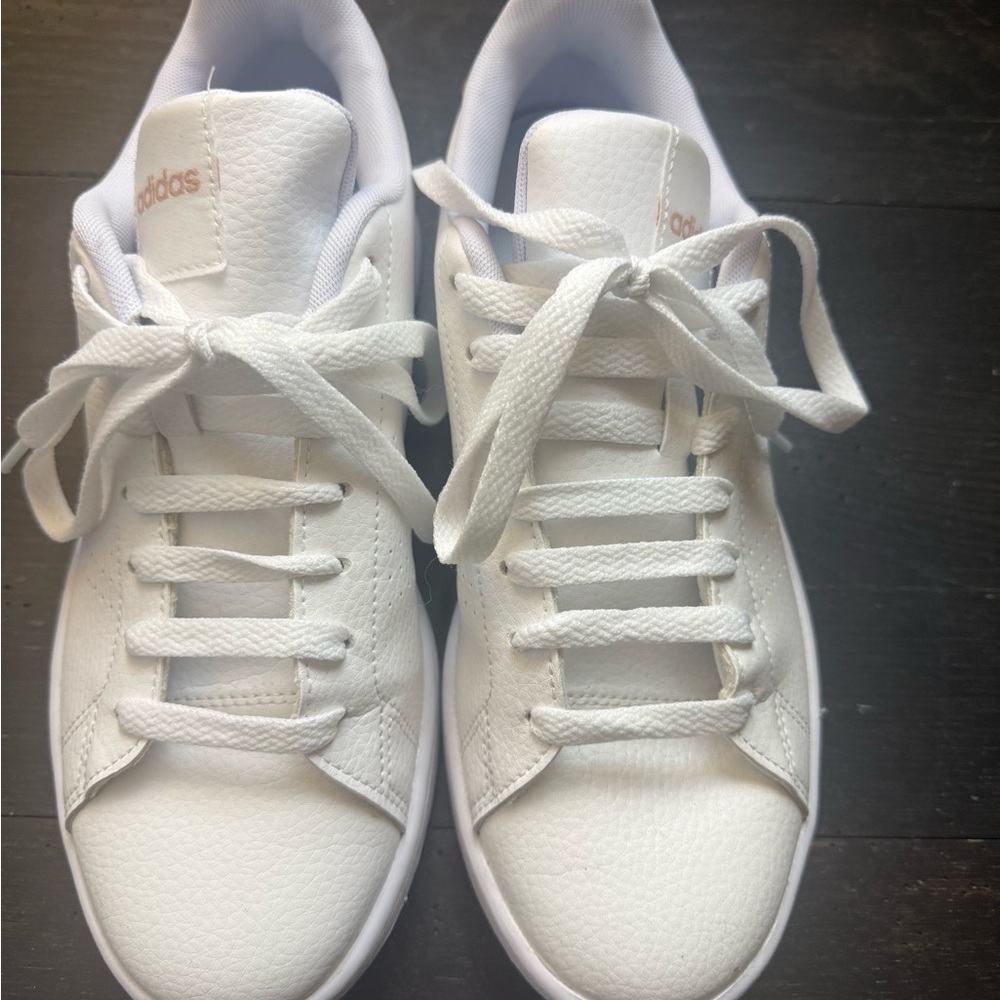 Womens Size 8.5- Adidas Advantage White Leather ART GW 4845